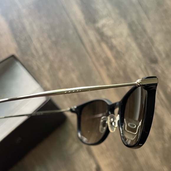 Gucci Sunglasses - Picture 3 of 6